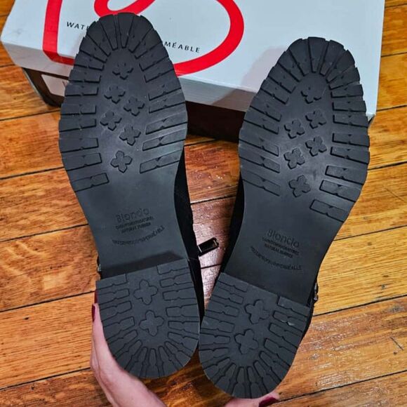 NWB Blondo Sway Waterproof Black Suede Silver Buckle Strap Ankle Boots 6.5 - Picture 4 of 7